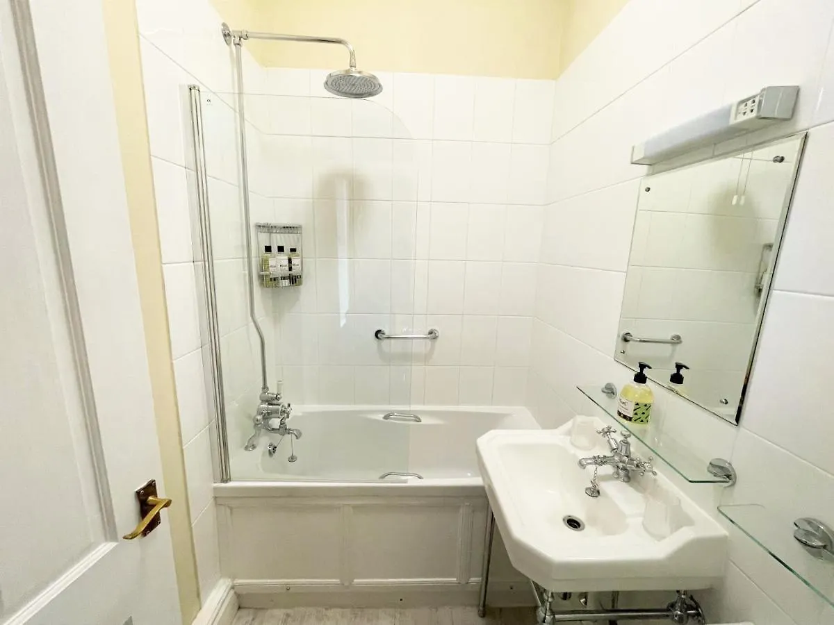 City Centre Luxury Holiday House With Outdoor Bath And Parking يورك 0*,